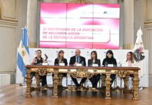 La Asociación de Abogados Judíos de la República Argentina celebró sus 20 años con un reconocimiento de la Legislatura porteña, ante jueces y legisladores