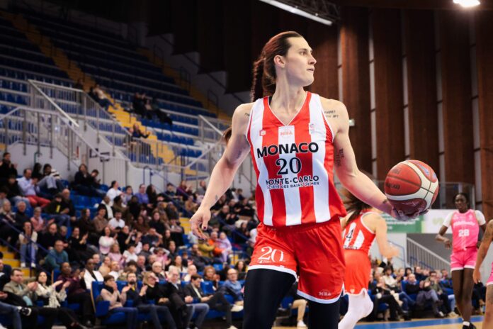 La estrella transgénero que quiere jugar en la WNBA e intensificó el debate: “No diré que no”
