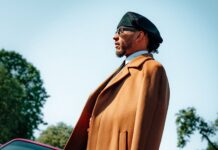 Lewis Hamilton llegó al GP de Monza en su Ferrari restaurada e impactó con su curioso look